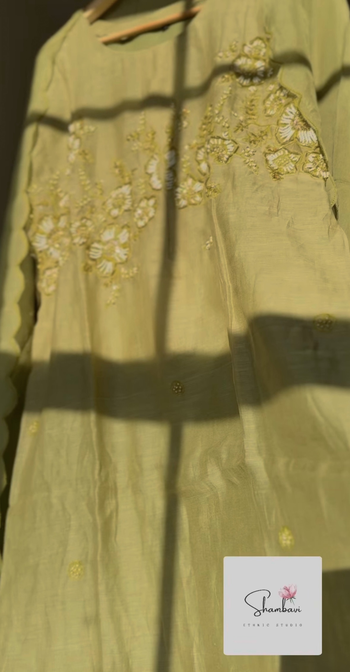 Pastel Green Pure Banarasi Mul Chanderi Three-Piece Suit - Image 2